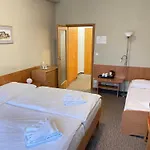 Hubert 호텔 3*